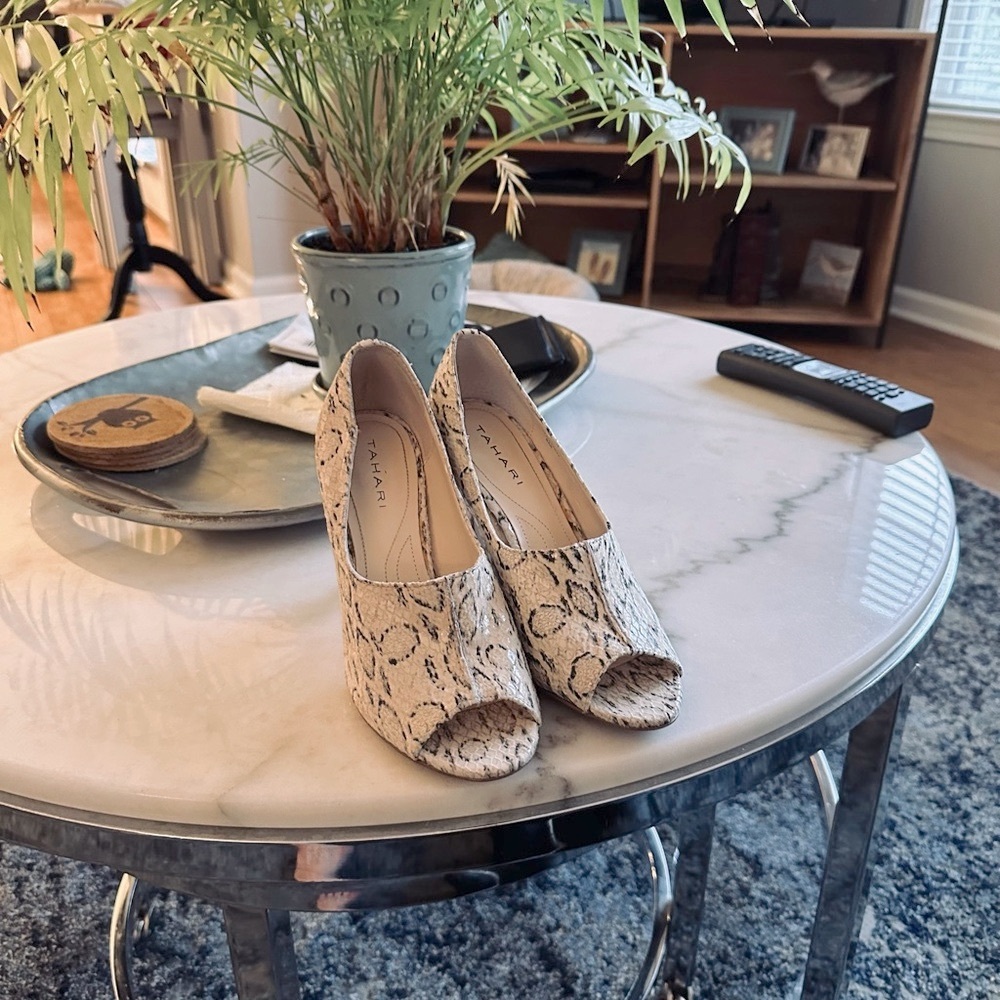 Tahari Peeptoe Snakeskin shoes - Picture 2 of 12